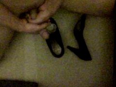 Masturbating and cumming on high heels 10