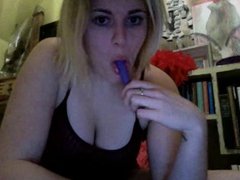 a hot not skinny amateur chick on cam pt2