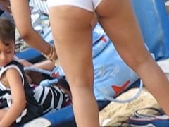 voyeur big ass girl on beach in bikini