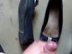 Cum on beautiful shoes