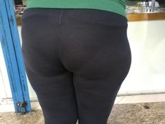 Bubble Ass Spandex Mature in Brazil