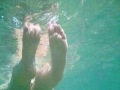 Ful naked nude MILF under the water with hairy pussy 