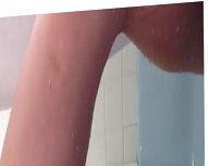 Amanda teen masturbating in the shower