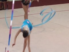 Gymnasts opening her legs in slow motion !