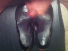 My small cock jizzed on girlfriend shoes