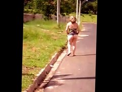 esposa safada desfilando na rua 