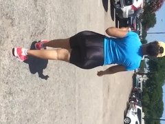 MATURE LATINA MEGA BOOTY