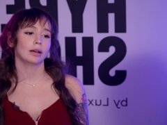 Hype Show Episode # 1 (Queens of Cosplay: Purple Bitch , AliceBong , Leah Meow)
