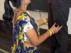 Desi Pari Bhabhi Seduces TV Mechanic For Sex With Clear Hindi Audio