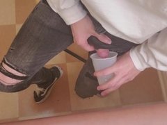 【Piss Wetting in Conference】 I Wasn't Allowed to Pee Until the end of meeting