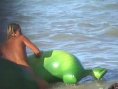 AMATEUR NUDE GIRLS IN BEACH SHOWING PUSSY NIPPLE 45
