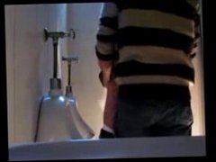 Public toilet suck n fuck. xxxx