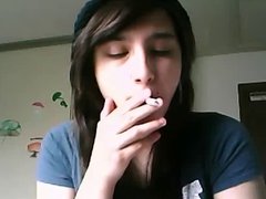 Webcam Girl smoking Bong & Cigarette