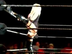 Kelly Kelly striptease