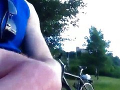Cyclist Stops To Wank