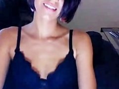 Brunette Masturbating on webcam