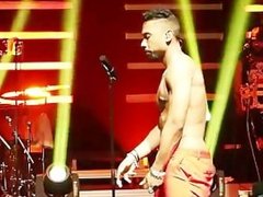 Miguel having sex on stage