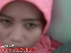 Teen indonesian Maid Trying White Dick