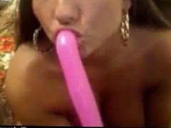 Latina Webcam: Miami Chick Makes Her Pussy Squirt webcam Squirting xxx live