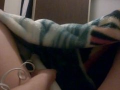 screaminsyren masterbating and orgasming with my wand vibrator