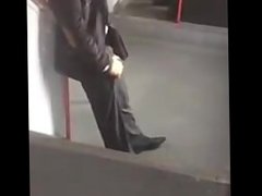 Il y va pas de main morte (Sexy Guy Cruising on the Subway)