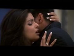 Intimate Scene - Aitraaz - Akshay Kumar, Kareena Kapoor & Priyanka Chopra.m