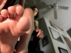 Giantess Mia - Pick Which Shoe I'll Squash You With