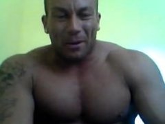 Huge British bodybuilder cums