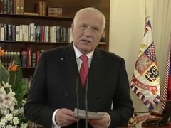 Václav Klaus totally destroyes marxism with his huge liberalization!