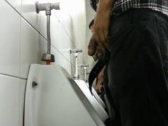 SPY CAM MENSROOM URINAL PISSING