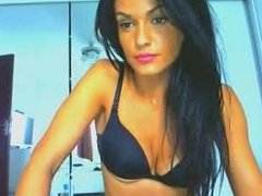 Curva din Anonymous Bucuresti face striptease la webcam porn