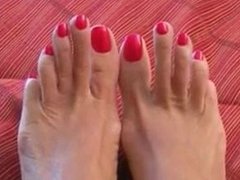 MILF's Long Toenails and Wrinkly Mature Soles