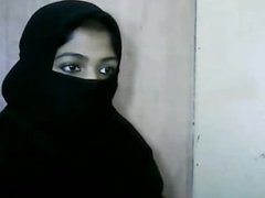 Cute Muslim Girl in Hijab,Ar - TÂRFE.RO
