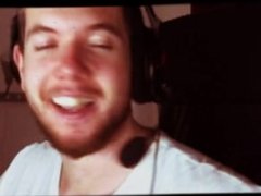 PROFESSIONAL STREAMER RUBBING NIPPLES ON STREAM!!