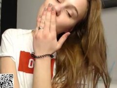 teen abbiee18 playing on live webcam - find6.xyz