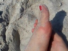 Sexy toes in the sand (foot fetish)