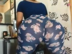 Massive ass in leggings