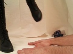 Hand trampling crushing stomping toy little car 04 high heels Fatality