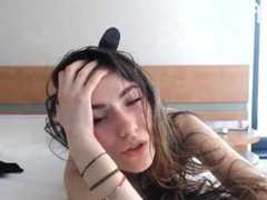 kqueen fingering herself on live webcam