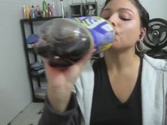[bornluckyandblessed] Chugging 2 Liter Iced Tea in Under 2 minutes