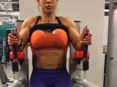 muscle   woman huge tits