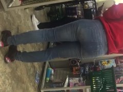 BLACK 18 YEAR OLD BOOTY IN JEANS