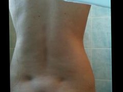 Mon ex femme sous la douche en spycam. Sage from DATES25.COM