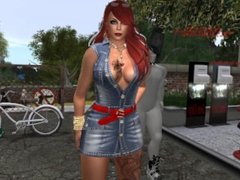 Une jolie femme virtuelle en mini jupe en jean