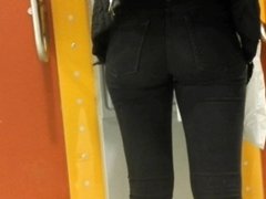 ass in tight jeans voyeur