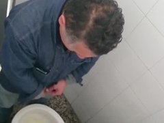 Flagra - Operario mijando 2 (worker pissing)