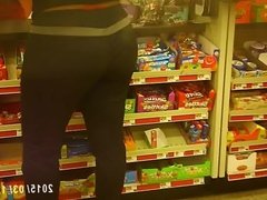 Big booty spandex vpl in store, panty slip