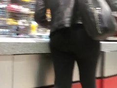 Bubble booty milf in black pants