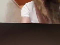 Jovencita se desnuda en webcam
