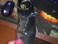Big cumshot on leather boot